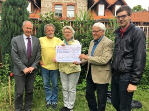 von links nach rechts: Dr. Eberhard Brecht, SPD-Bundestagskandidat Siegfried Siegel, stellvertretender SPD-Fraktionsvorsitzender und Mentor Christine Oppermann-Zapf, Vorsitzende von Mentor WR e.V. Rolf Harder, Vorsitzender des SPD-Ortsvereins Karsten Barner, Vorstandsmitglied des SPD-Ortsvereins